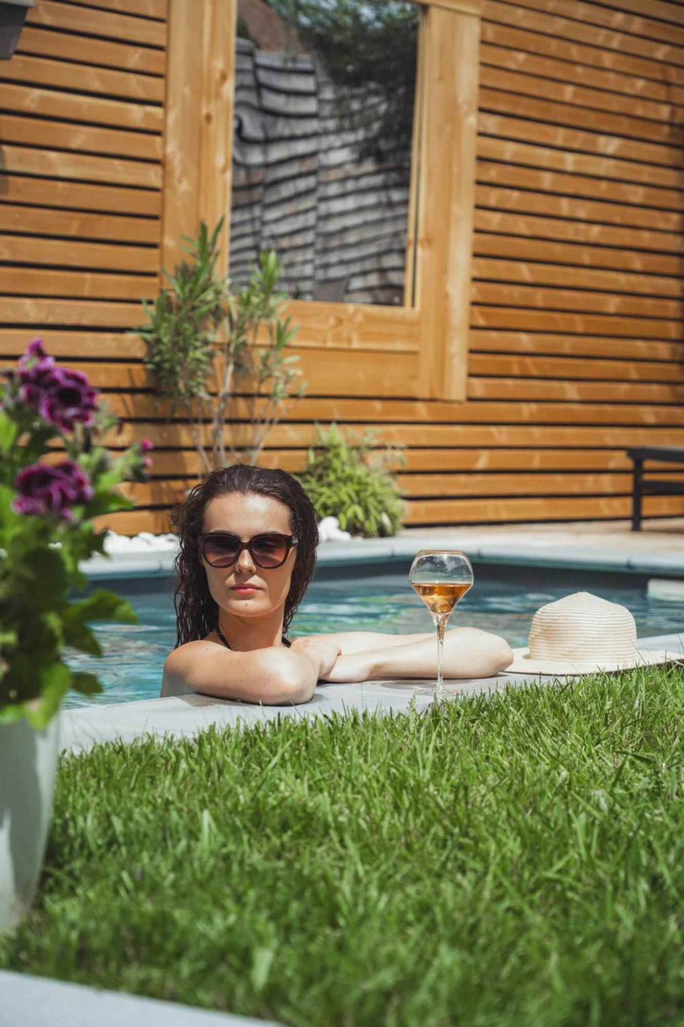 La Domitia - Maison D'Hotes, Massages & Bien-Etre Montbazin Eksteriør billede